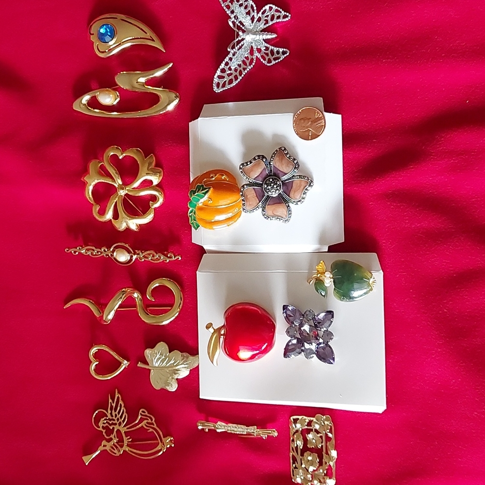 jewelry, no brands,  one size, coloe varies. gold and silver color.